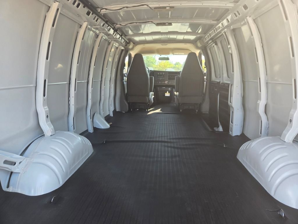 New 2025 Chevrolet Express 2500 Extended w/ Enhanced Convenience Package image 14