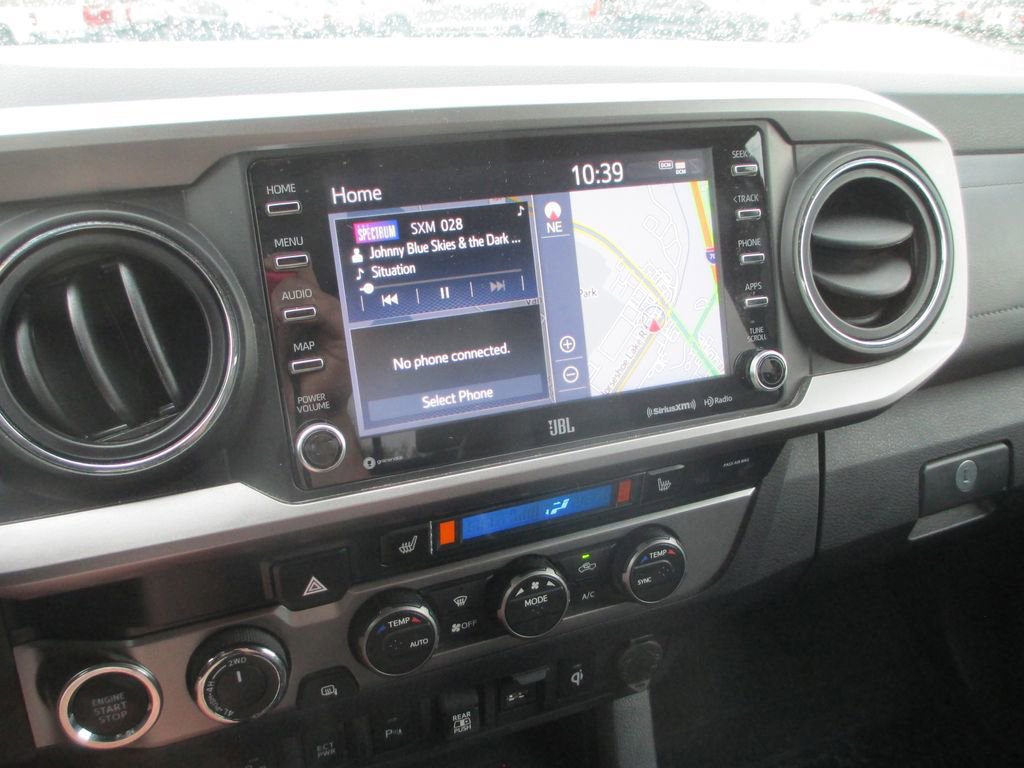 Used 2020 Toyota Tacoma Limited image 30
