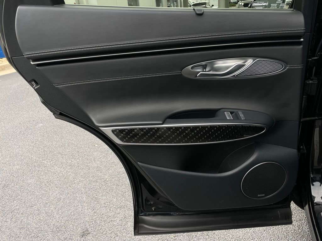 Used 2023 Genesis GV70 3.5T Sport w/ Sport Prestige Package image 39