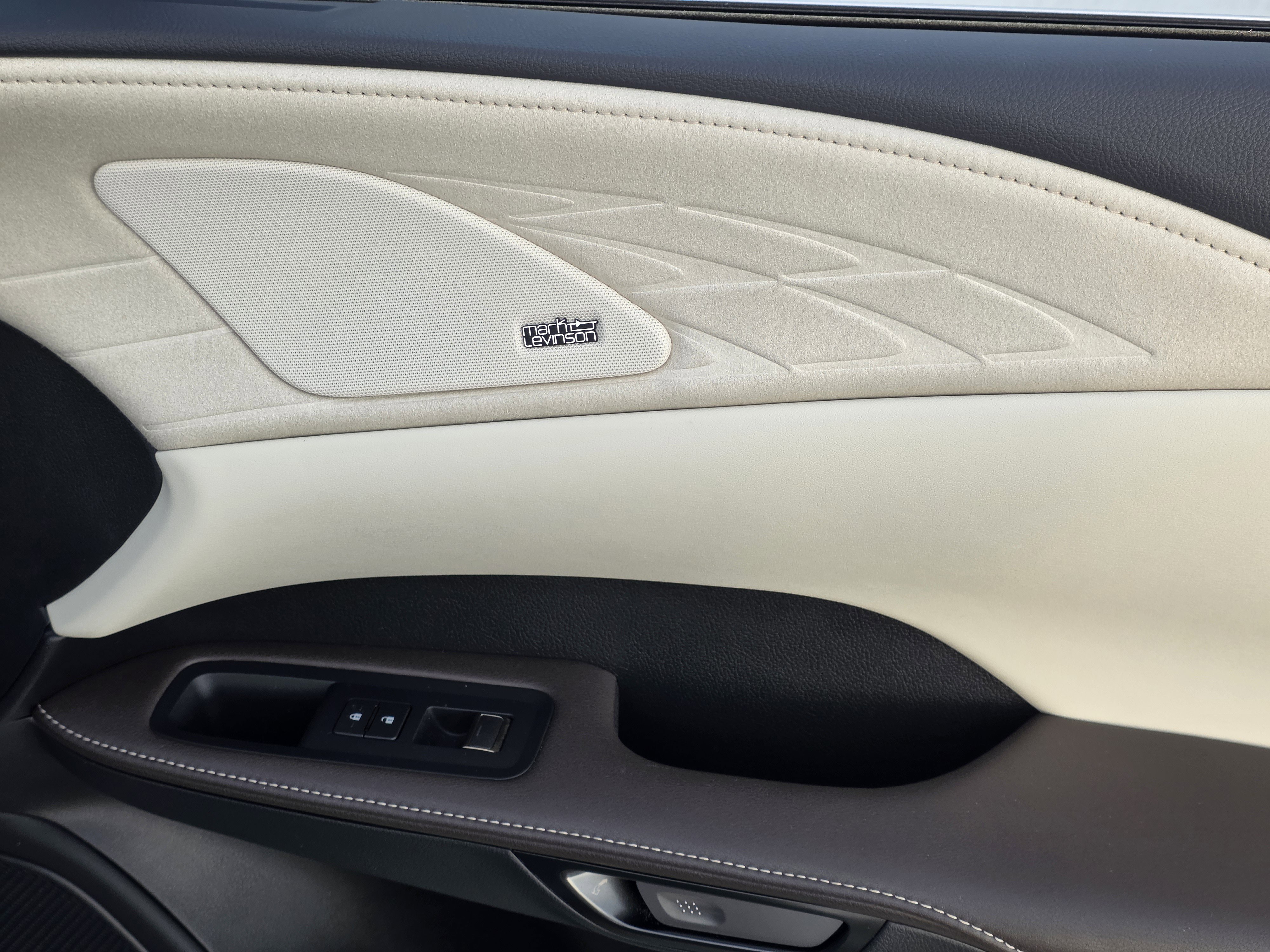 Used 2023 Lexus RX 350 w/ Cold Area Package image 28