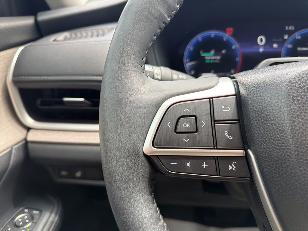 Used 2024 Toyota Grand Highlander AWD image 30