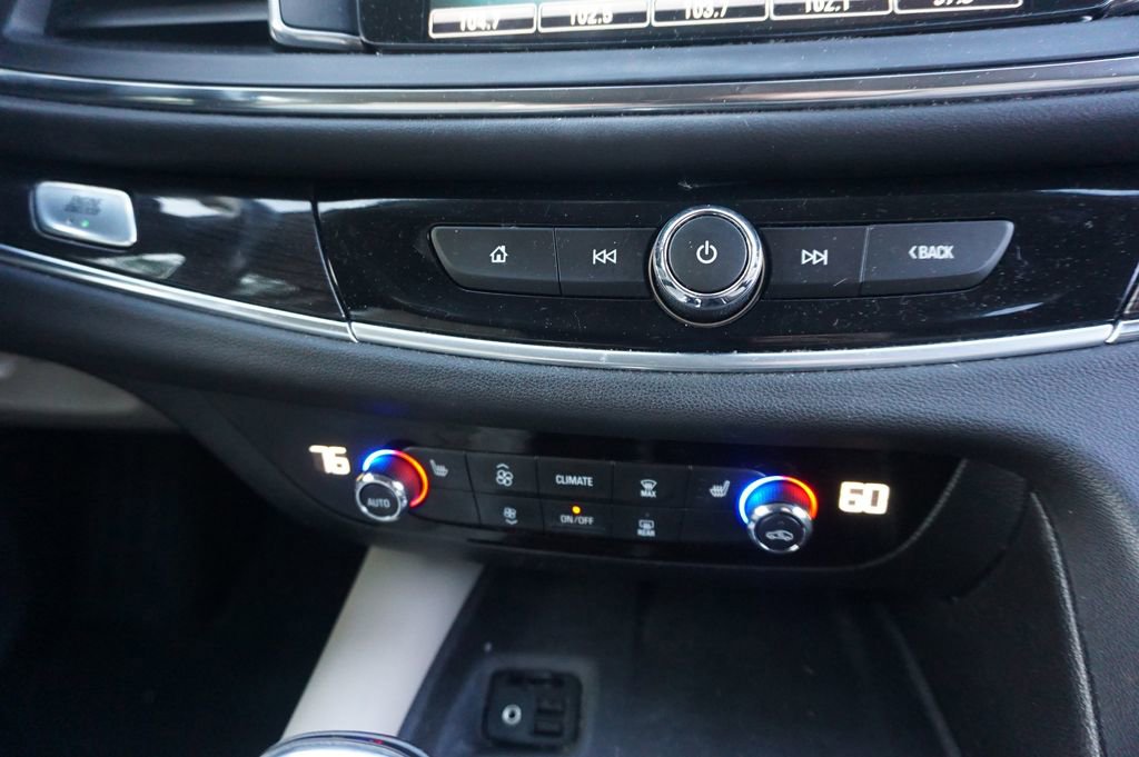 Used 2018 Buick Enclave Essence FWD image 12