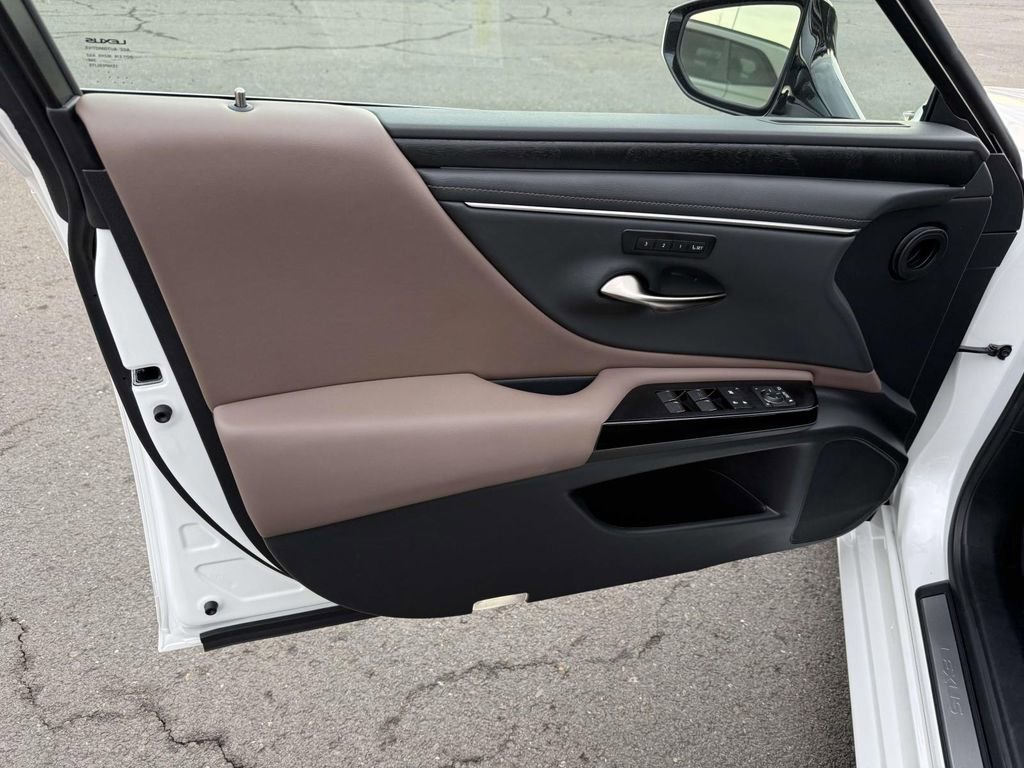 Used 2025 Lexus ES 350 Premium w/ Premium Package image 13