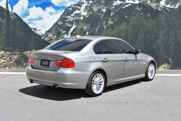 Used 2011 BMW 335i xDrive Sedan AWD/4WD image 3