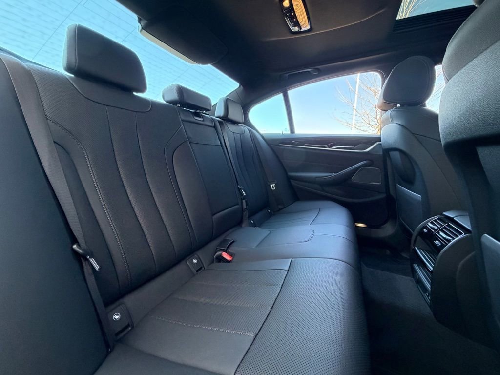 Certified 2023 BMW 530i xDrive w/ Premium Package image 23
