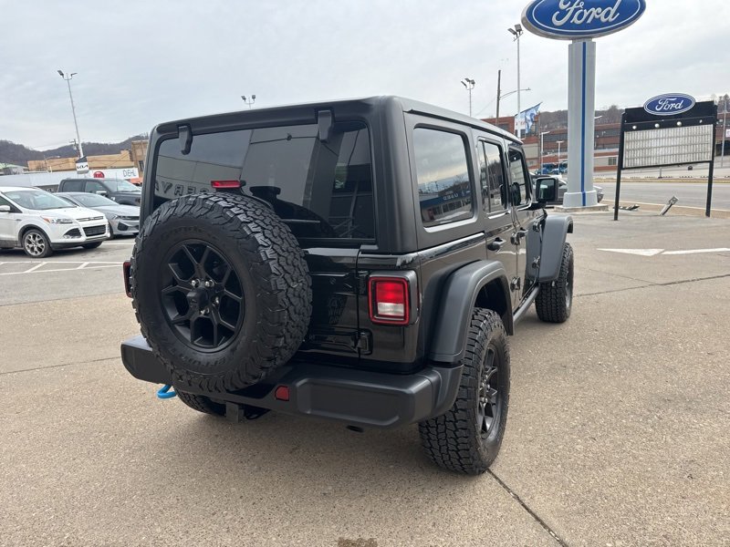 Used 2024 Jeep Wrangler Unlimited image 7