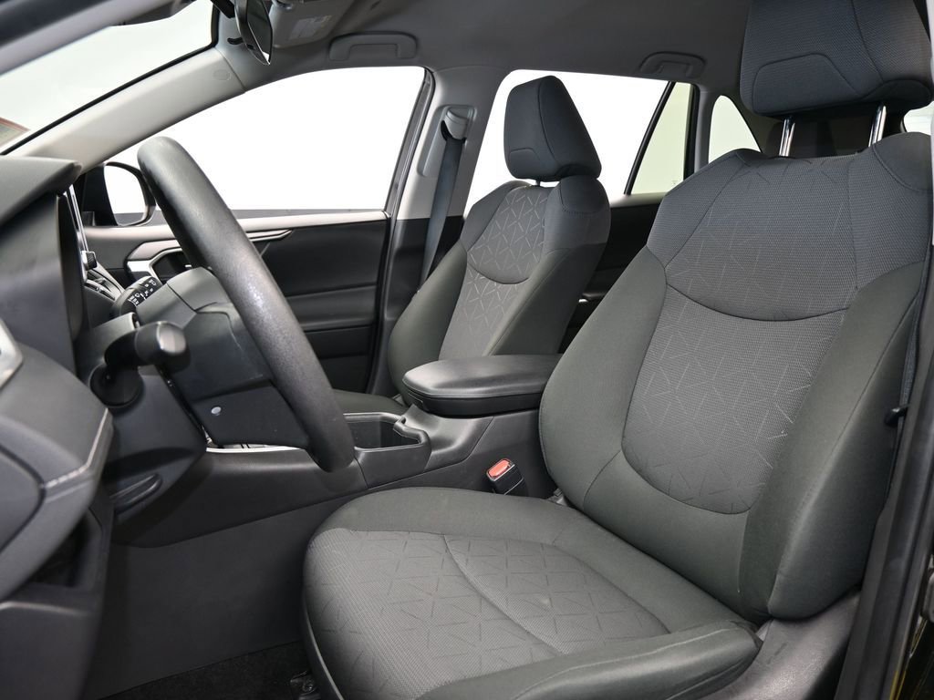 Used 2024 Toyota RAV4 XLE image 10