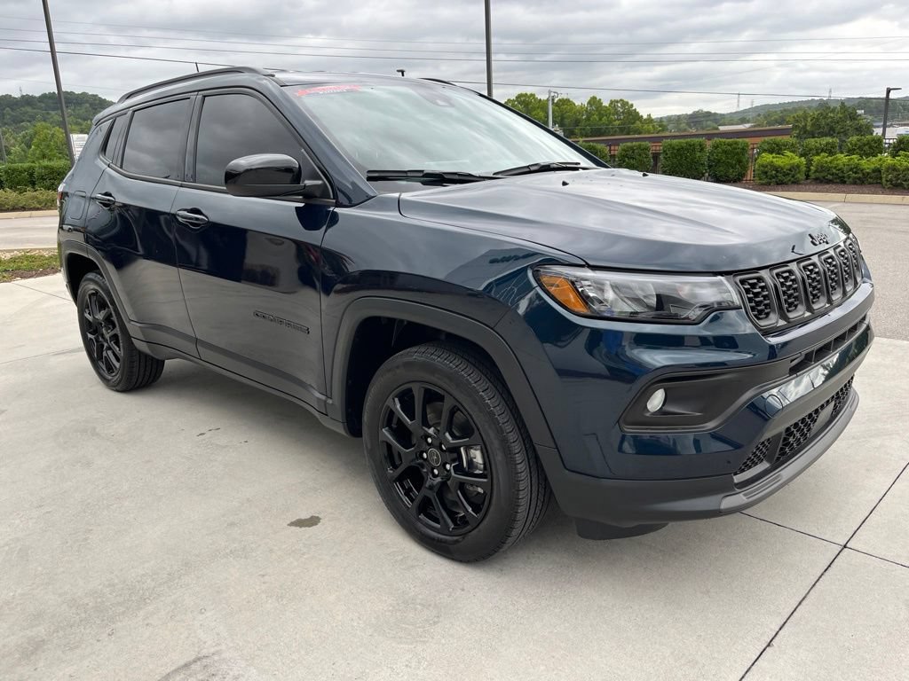 Used 2026 Jeep Compass Latitude AWD/4WD image 29