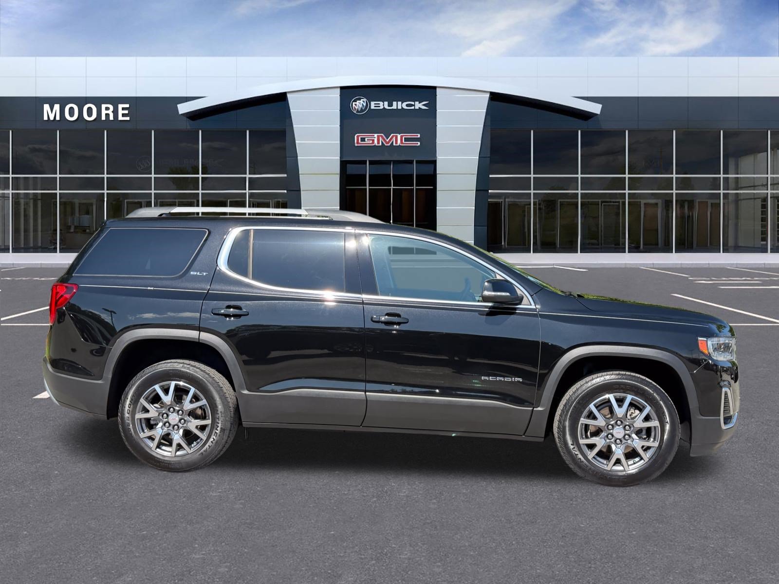 Used 2023 GMC Acadia SLT FWD image 2