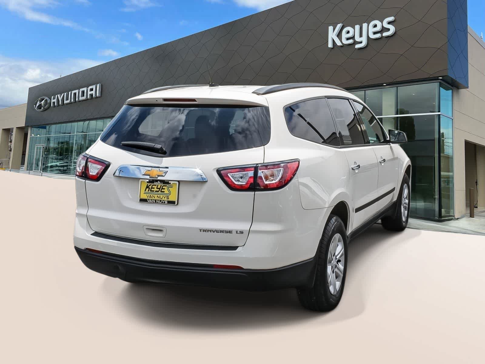 Used 2015 Chevrolet Traverse LS FWD image 4