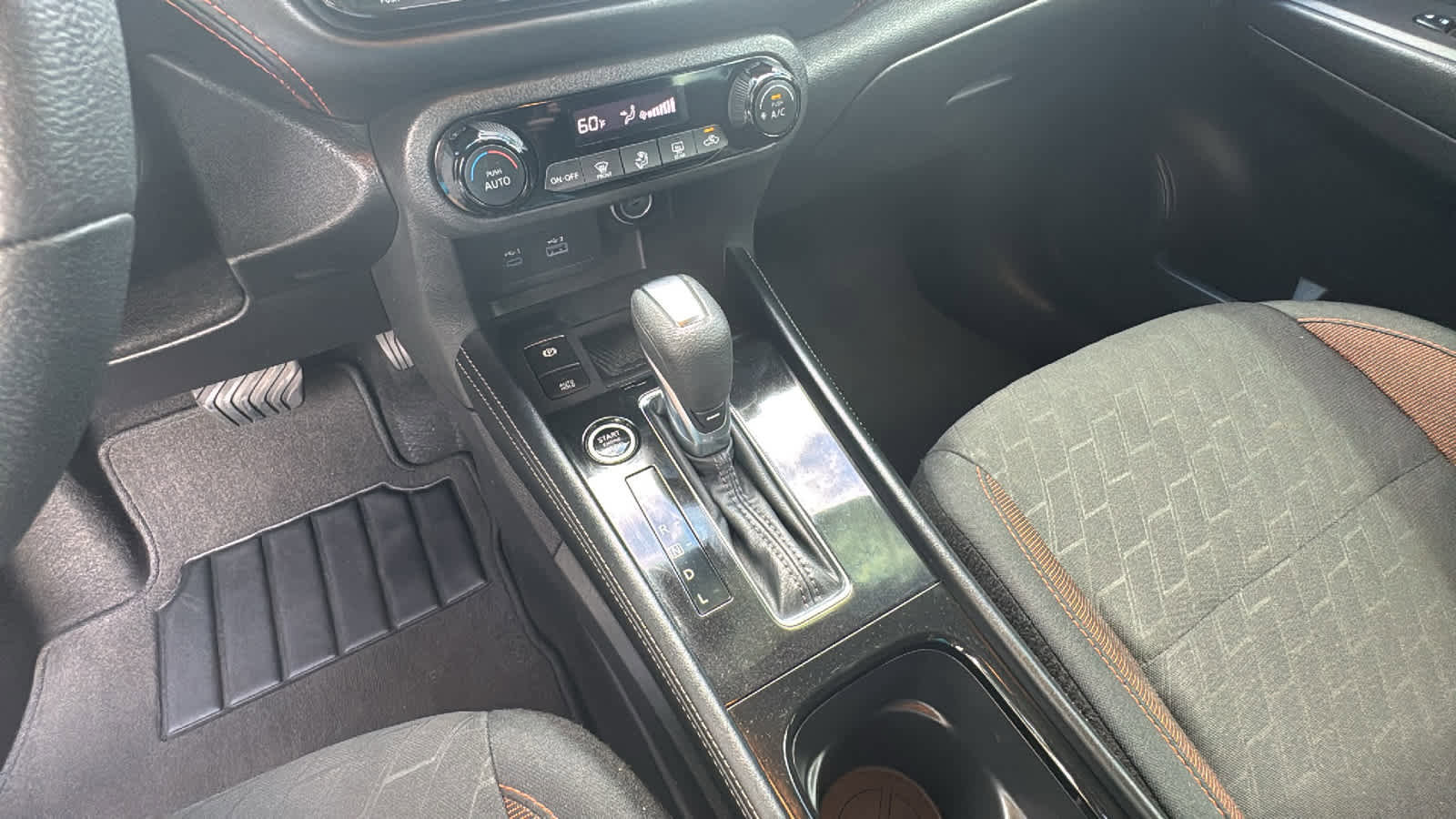 Used 2024 Nissan Kicks SR image 21