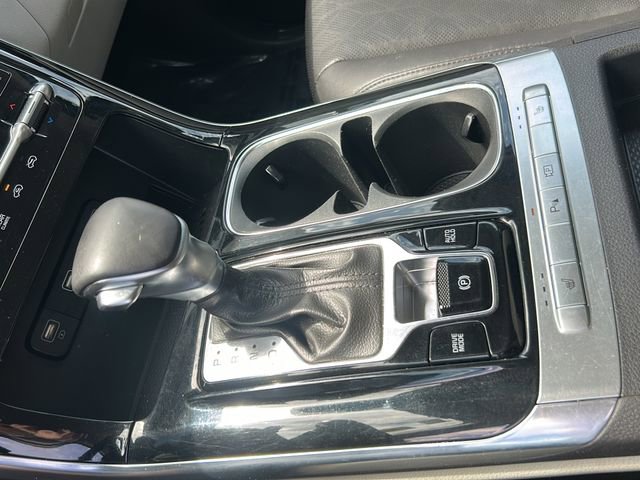 Used 2024 Kia Carnival EX image 25