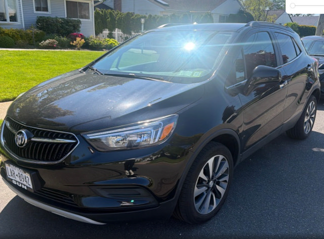 Used 2022 Buick Encore Preferred w/ Safety Package AWD/4WD image 2