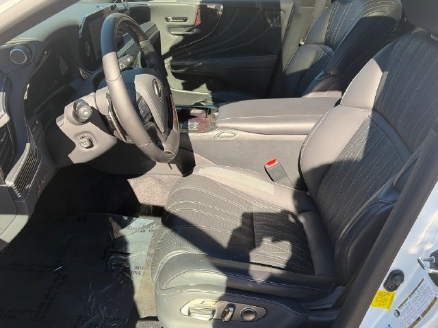 Used 2024 Lexus LS 500 AWD w/ Luxury Package image 25