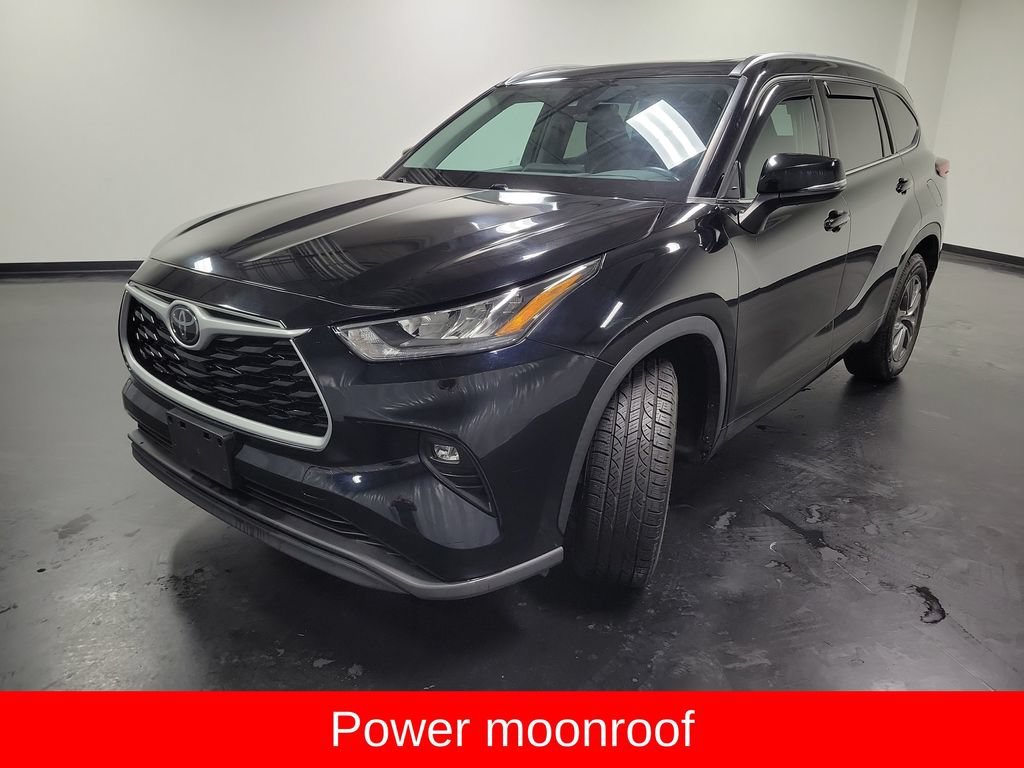 Used 2020 Toyota Highlander XLE FWD image 4