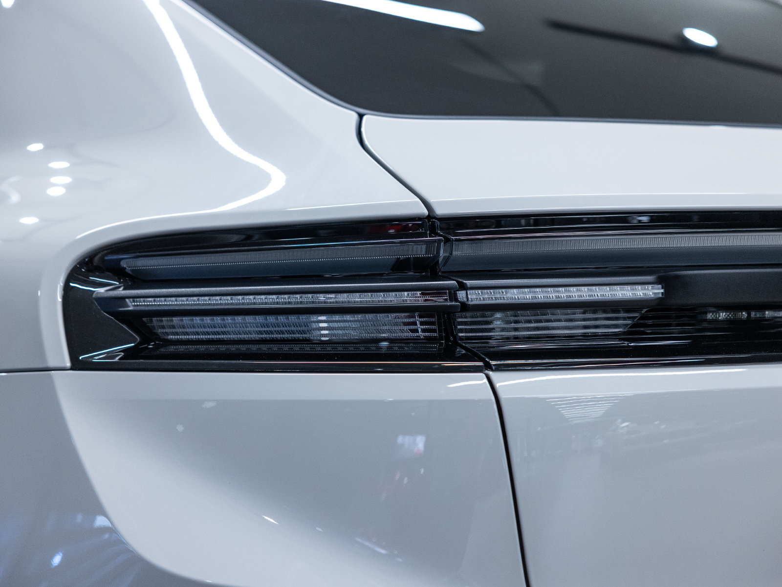 New 2026 Porsche Macan Electric RWD image 21