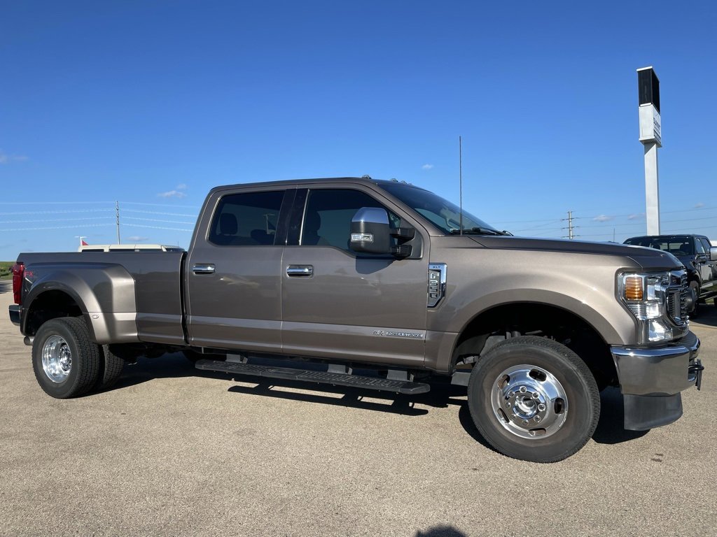 Used 2022 Ford F350 XLT w/ FX4 Off-Road Package image 2