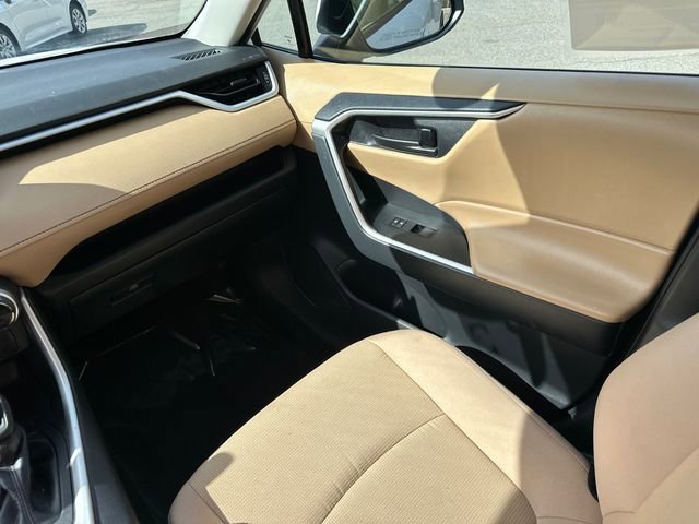 Used 2024 Toyota RAV4 LE AWD/4WD image 22