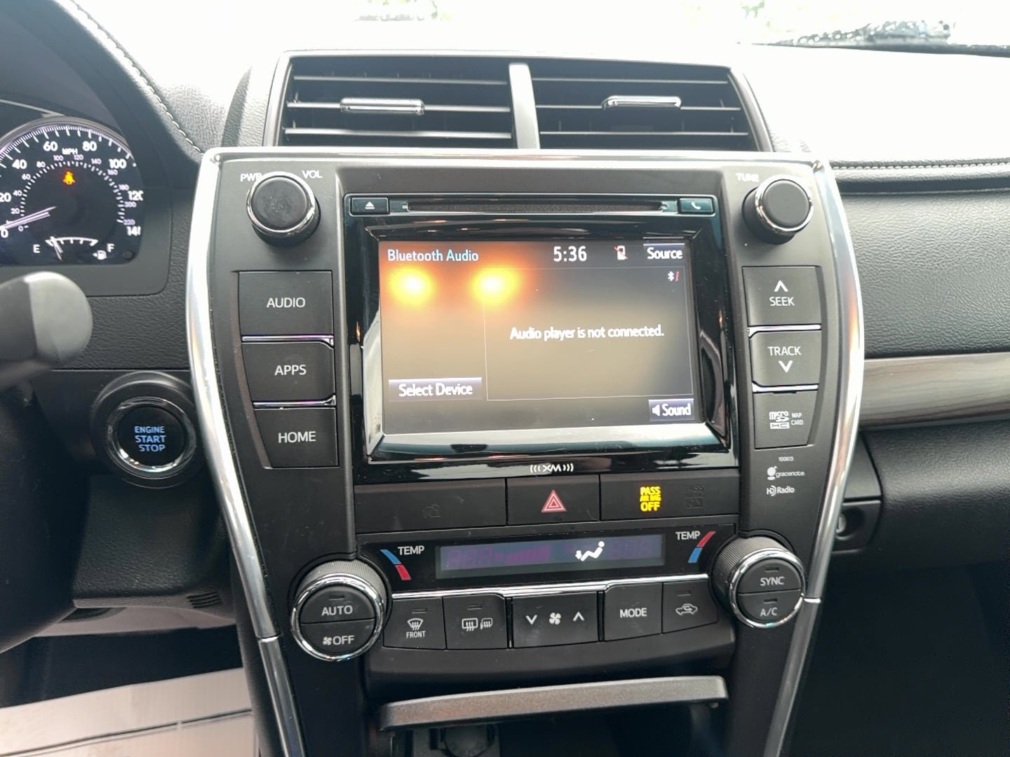 Used 2016 Toyota Camry XLE w/ Moonroof Package FWD image 17