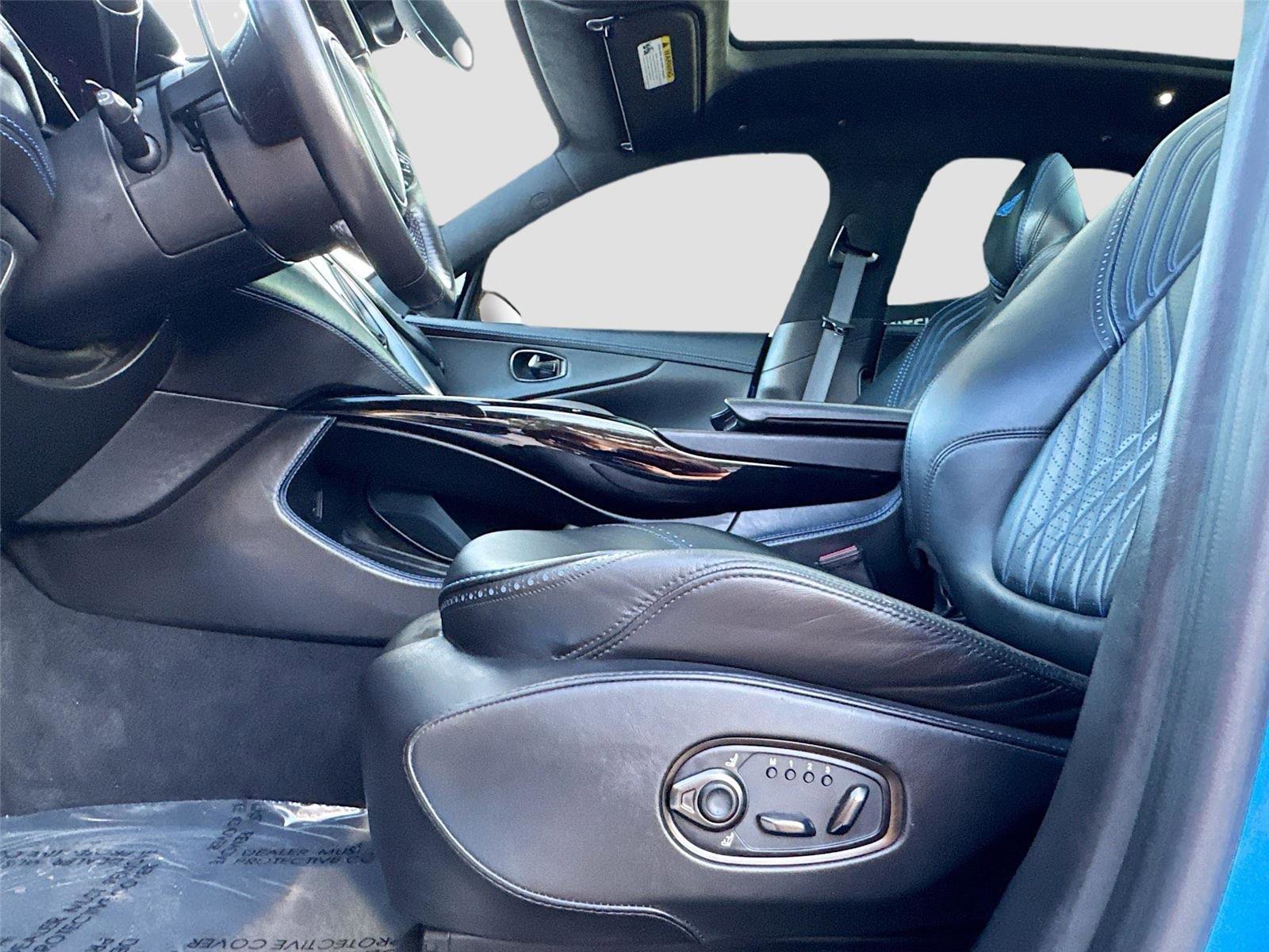 Used 2021 Aston Martin DBX image 17