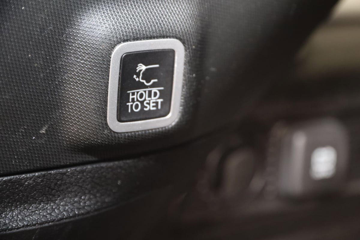 Used 2024 Jeep Grand Cherokee Altitude AWD/4WD image 48
