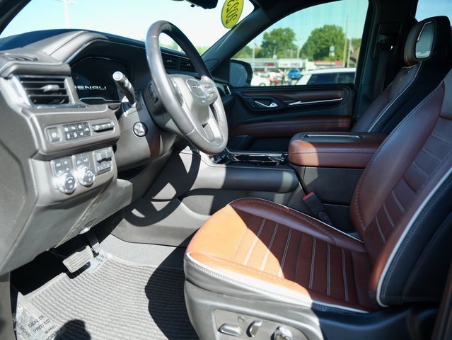 Used 2023 GMC Yukon XL Denali Ultimate image 13