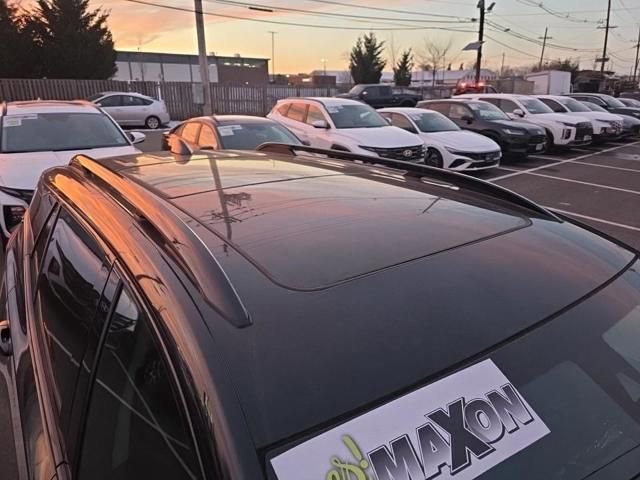 Used 2022 GMC Terrain SLT w/ Tech Package image 7