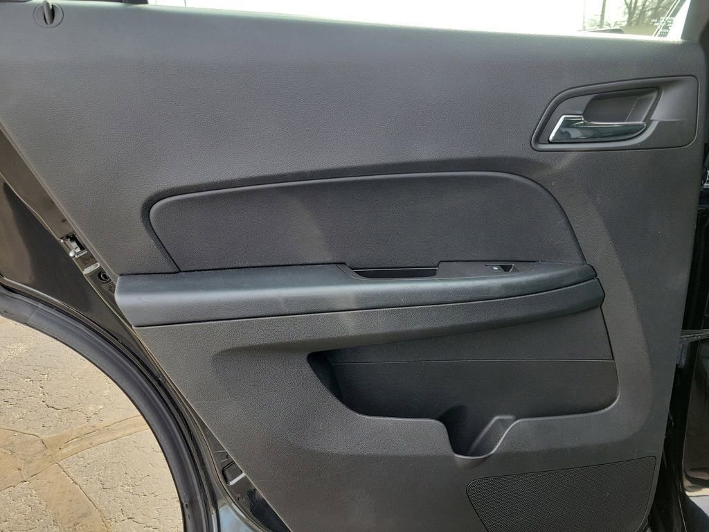 Used 2016 Chevrolet Equinox LS AWD/4WD image 9