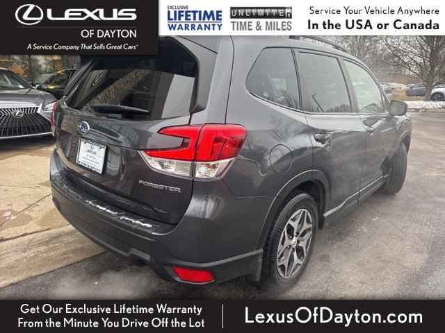 Used 2024 Subaru Forester Premium image 3
