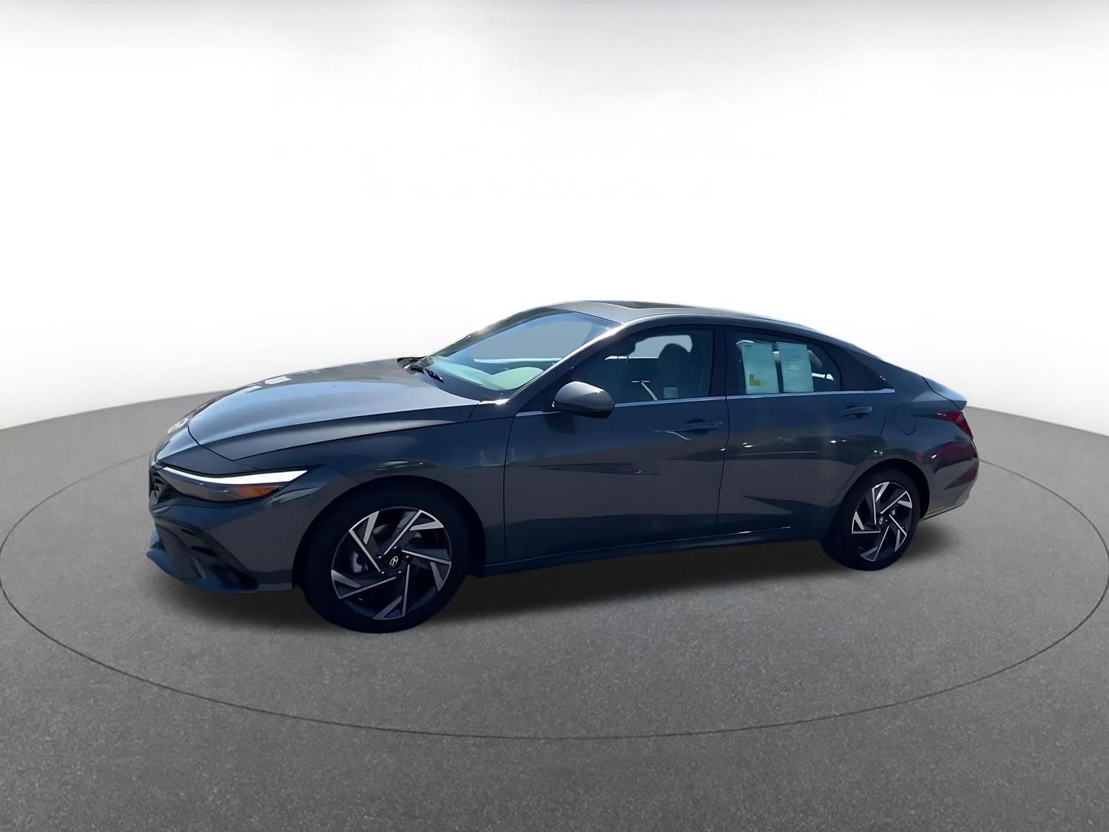 Used 2025 Hyundai Elantra SEL FWD image 8