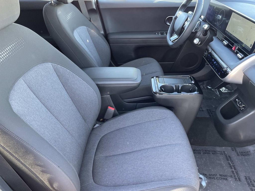 Certified 2025 Hyundai Ioniq 5 SE image 29