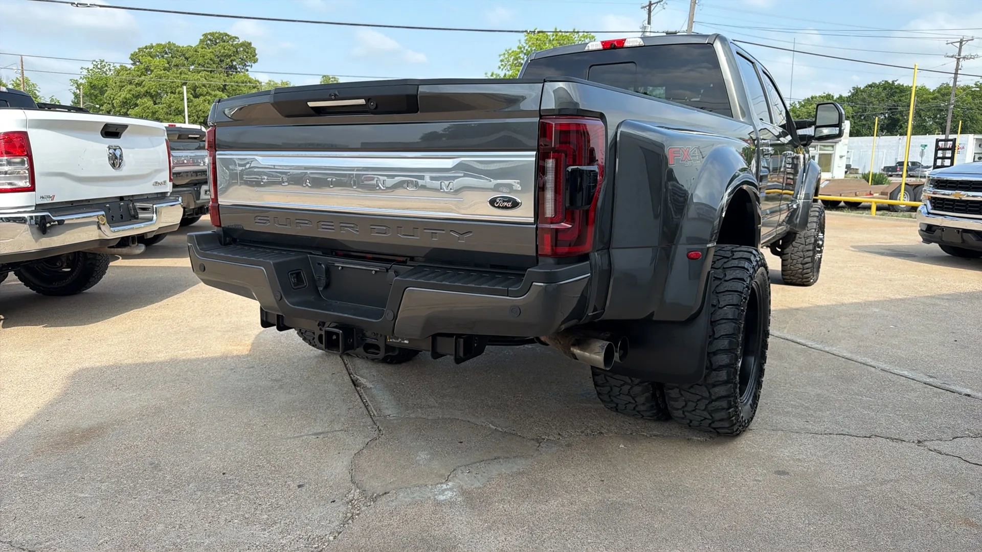 Used 2019 Ford F450 Platinum w/ Platinum Ultimate Package AWD/4WD image 3