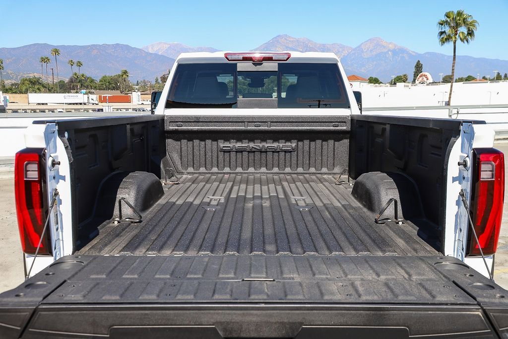 Used 2024 GMC Sierra 3500 Denali w/ Denali Reserve Package image 29