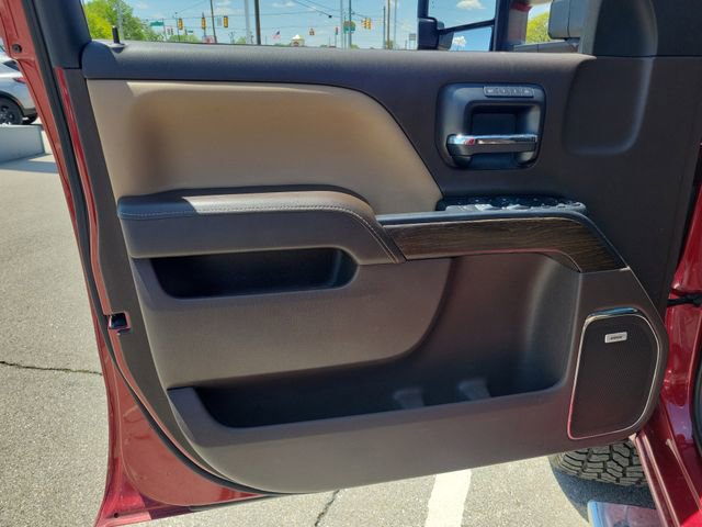 Used 2018 GMC Sierra 2500 Denali w/ Duramax Plus Package AWD/4WD image 12