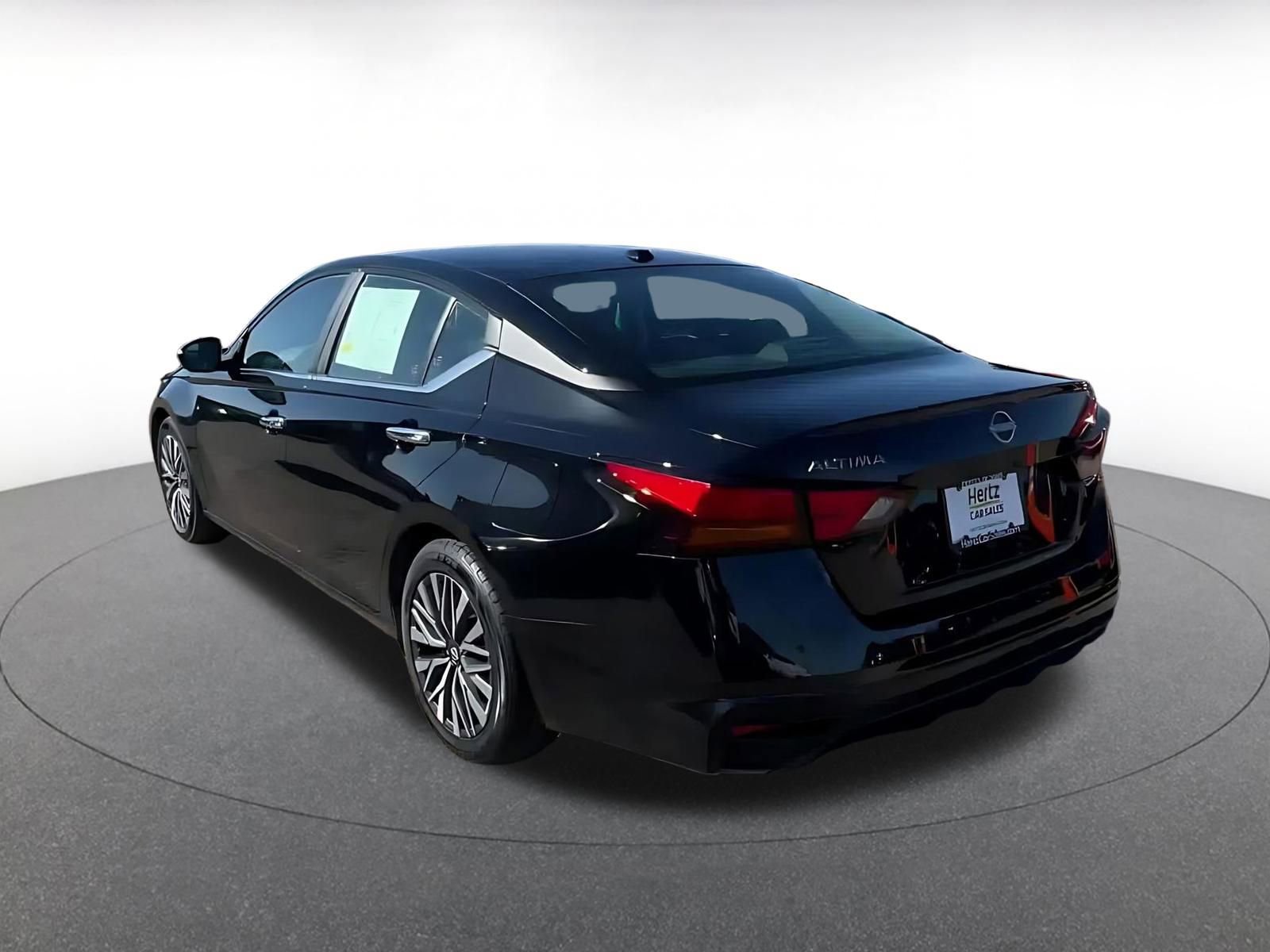 Used 2025 Nissan Altima 2.5 SV image 10