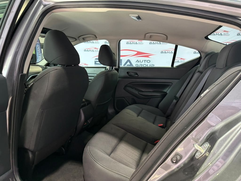 Used 2025 Nissan Altima 2.5 SV FWD image 40