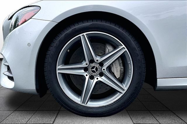 Used 2019 Mercedes-Benz E 300 4MATIC image 38