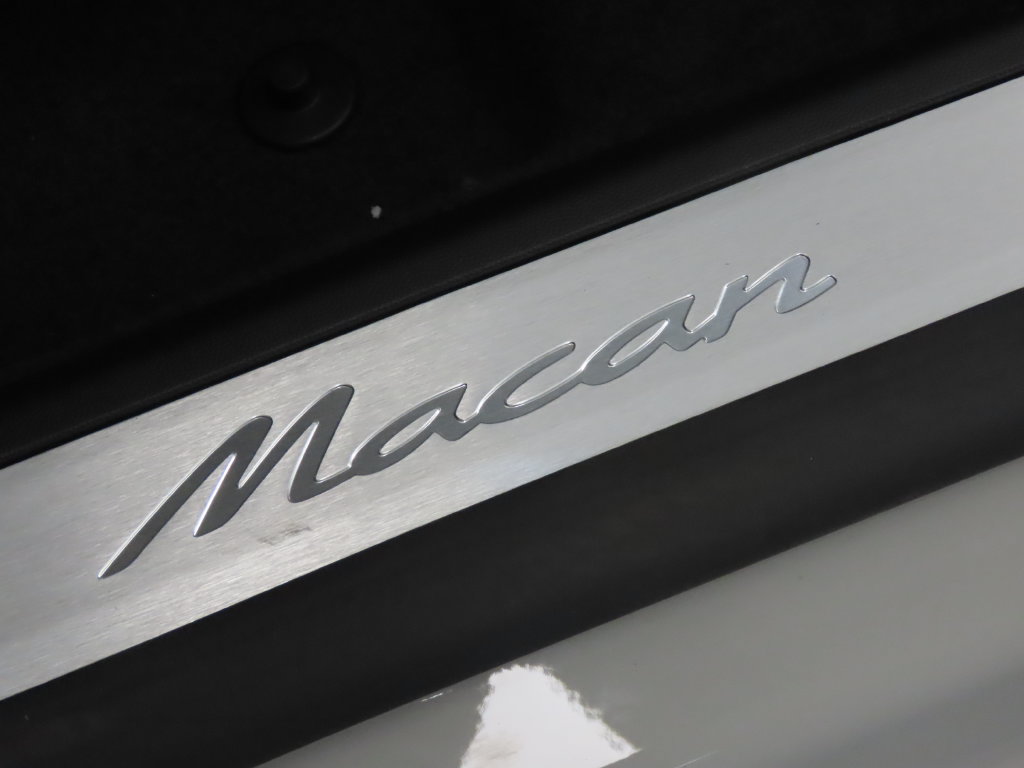 New 2026 Porsche Macan Electric RWD image 42