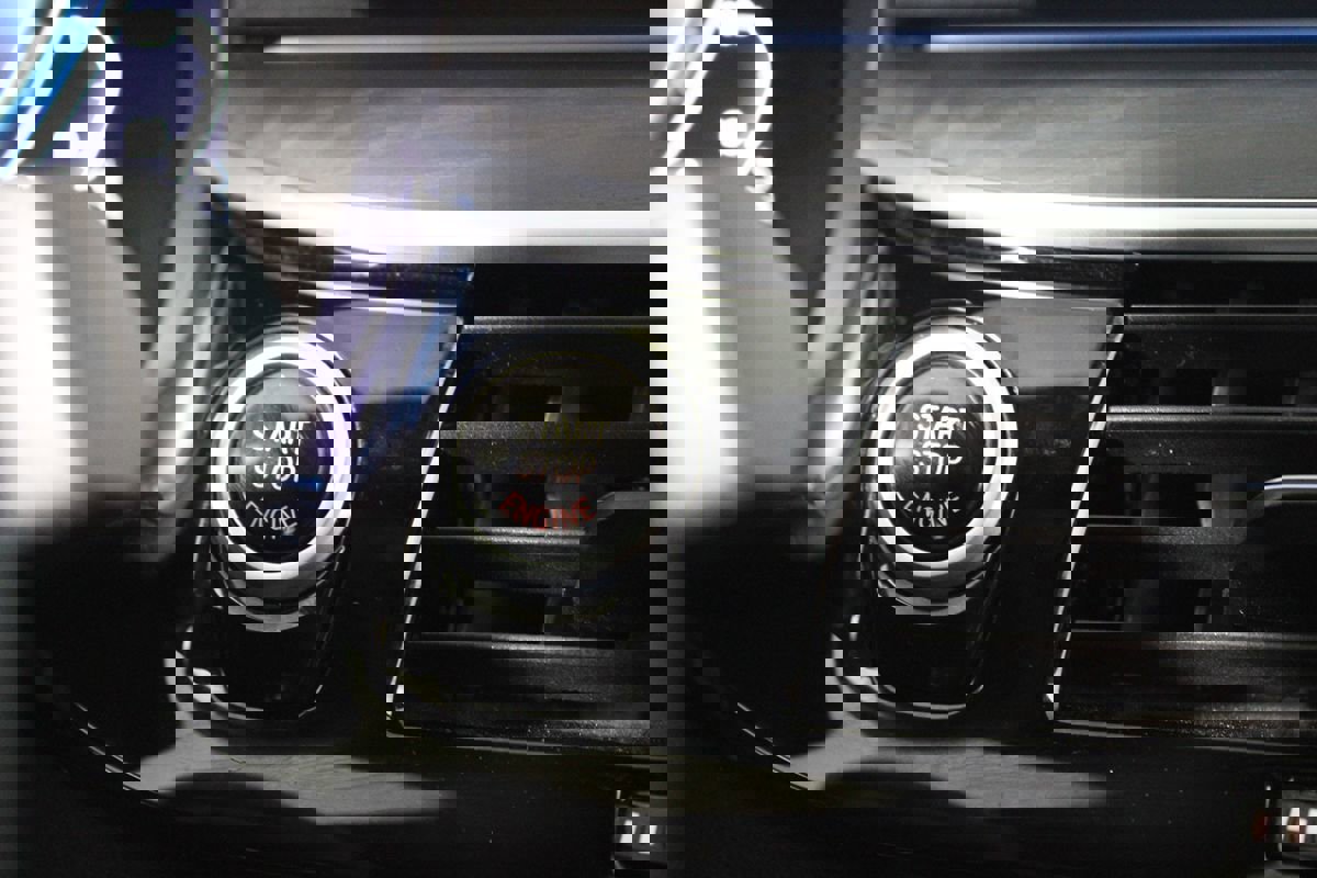 Used 2023 BMW 530e w/ M Sport Package image 15