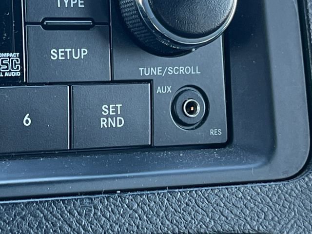 Used 2017 Dodge Grand Caravan SE FWD image 23
