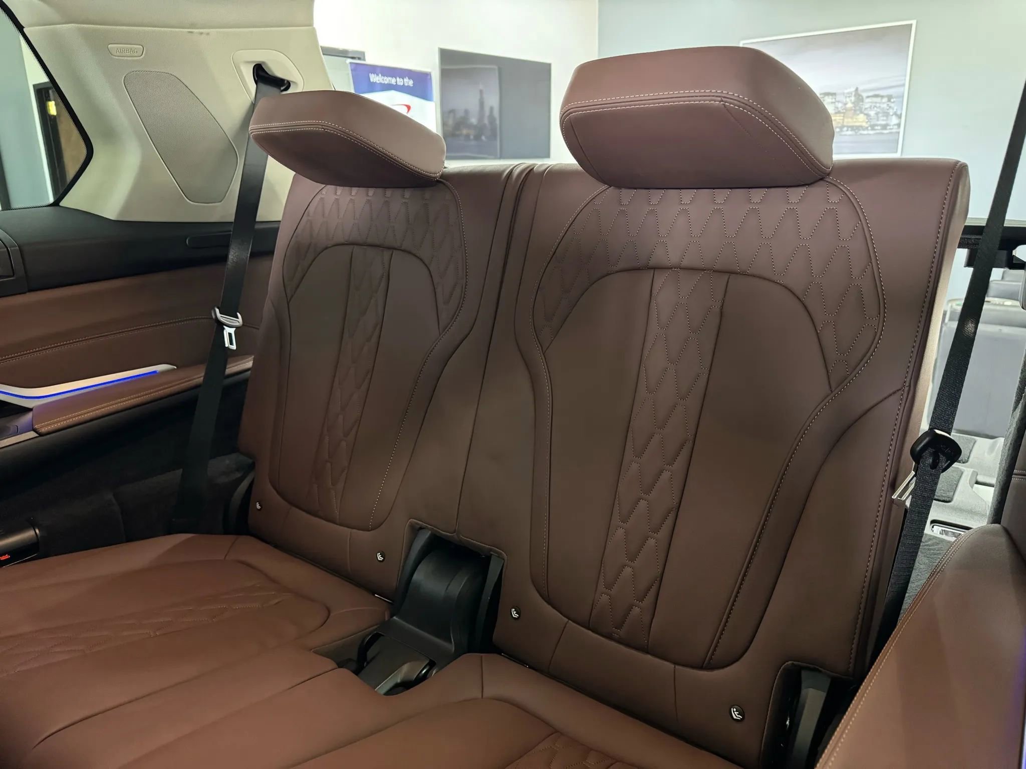 Used 2023 BMW X7 xDrive40i w/ Premium Package image 28