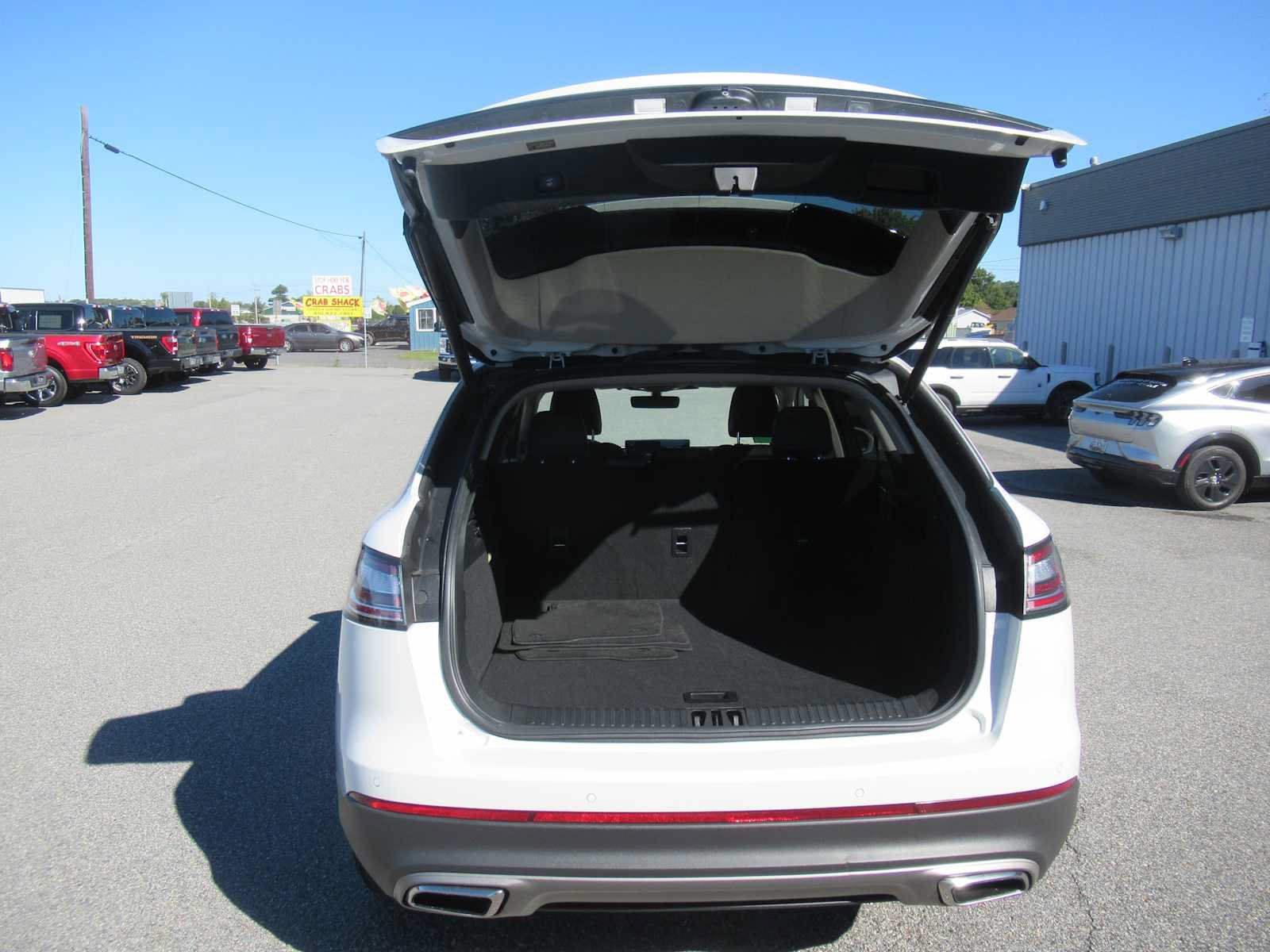 Used 2023 Lincoln Nautilus FWD image 16