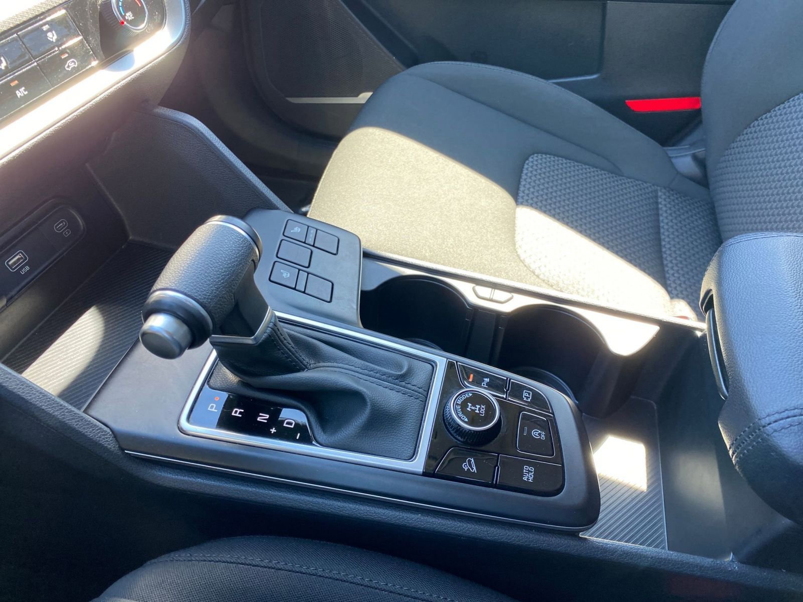 Used 2025 Kia Sportage LX image 41