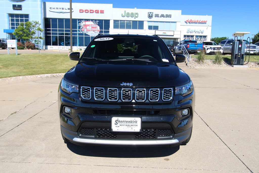 Used 2025 Jeep Compass Limited AWD/4WD image 2