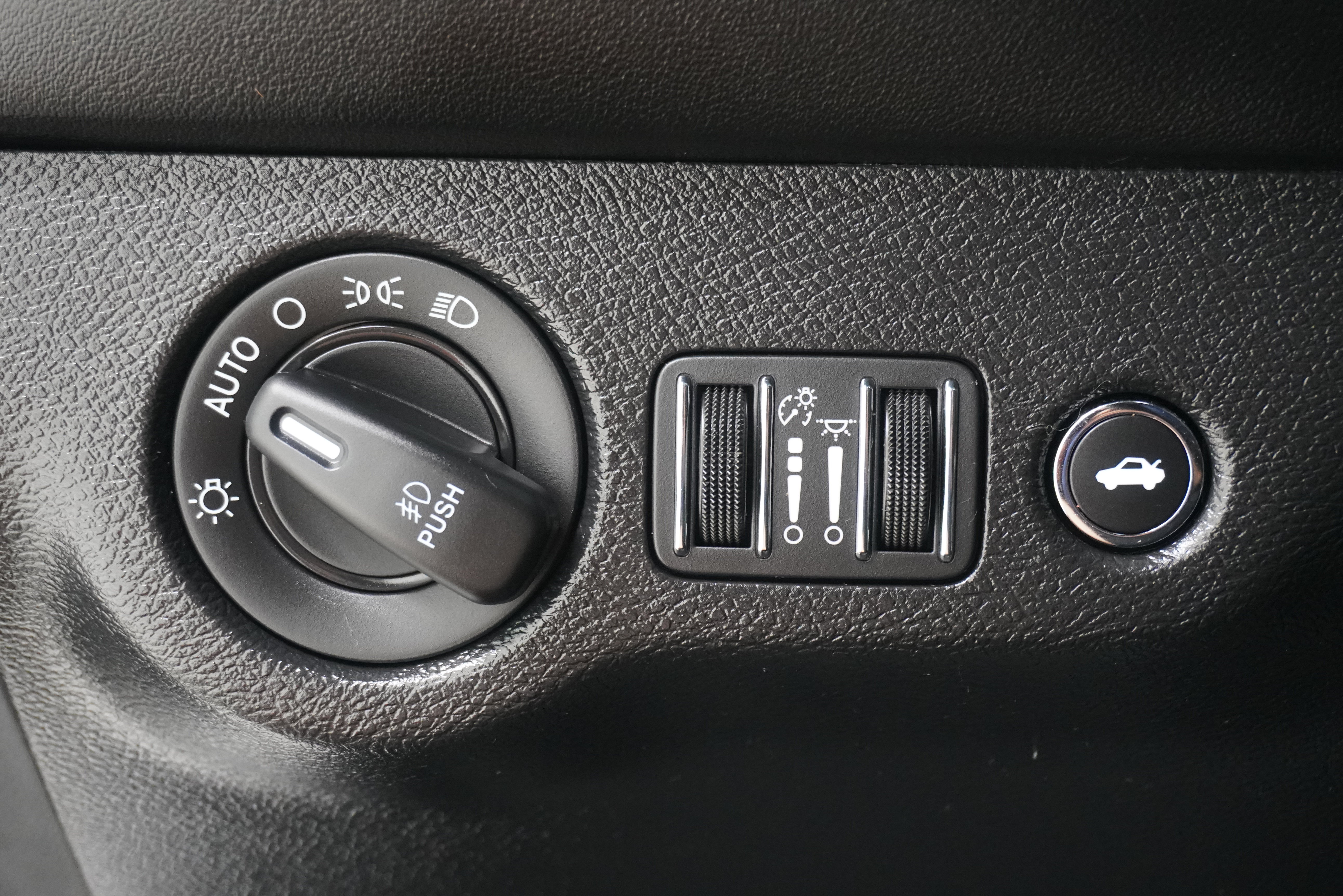 Used 2022 Dodge Challenger R/T w/ Plus Package RWD image 27