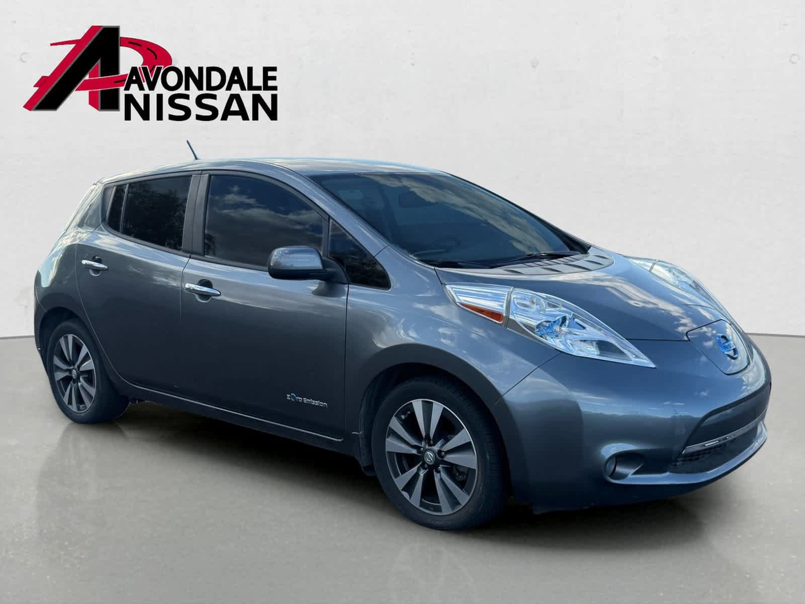 Used 2015 Nissan Leaf SL FWD image 5