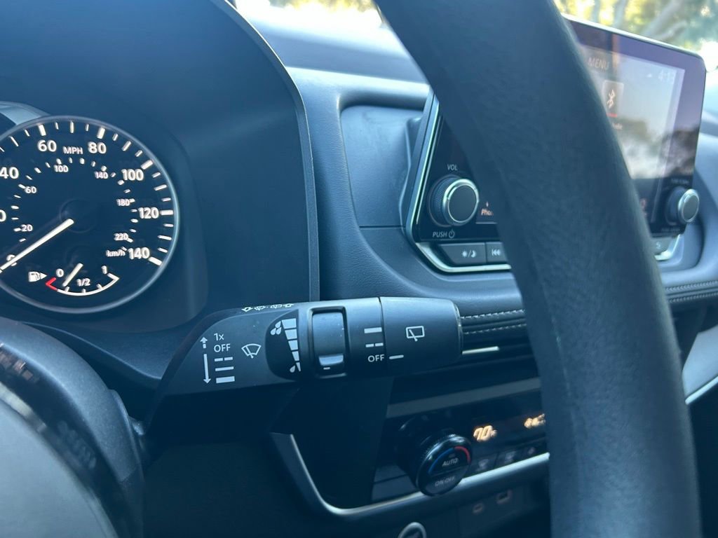 Used 2023 Nissan Rogue SV image 22