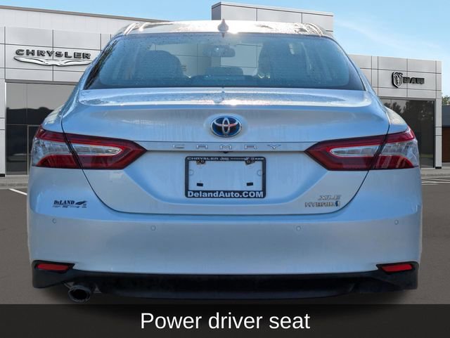 Used 2020 Toyota Camry XLE image 5