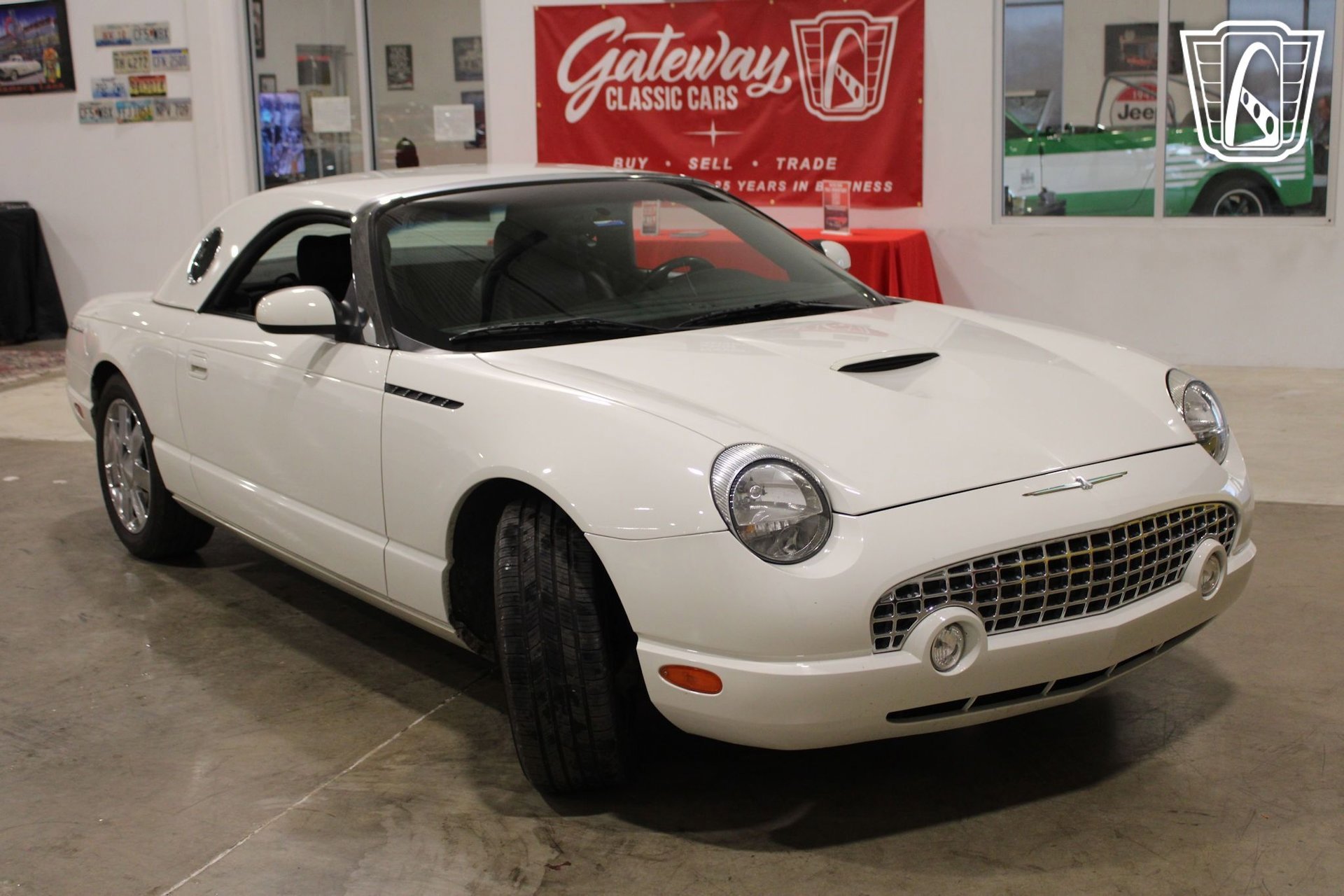 Used 2002 Ford Thunderbird image 15
