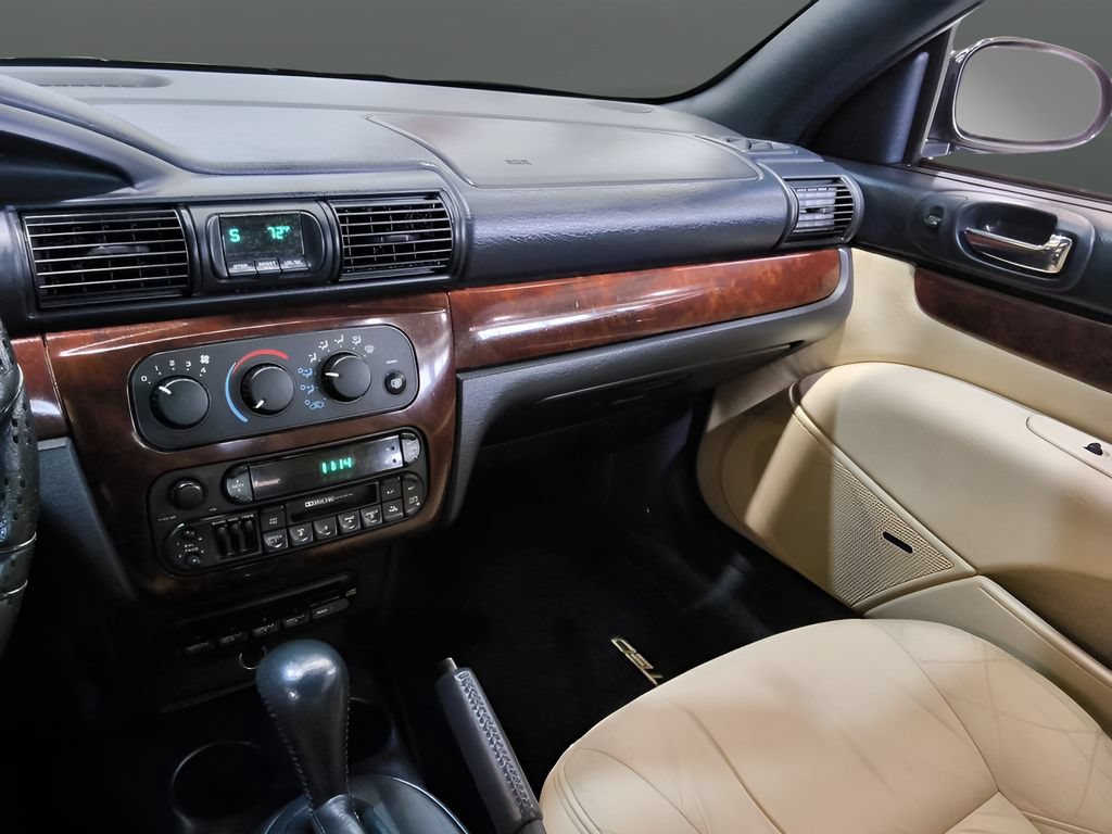 Used 2002 Chrysler Sebring Limited FWD image 31